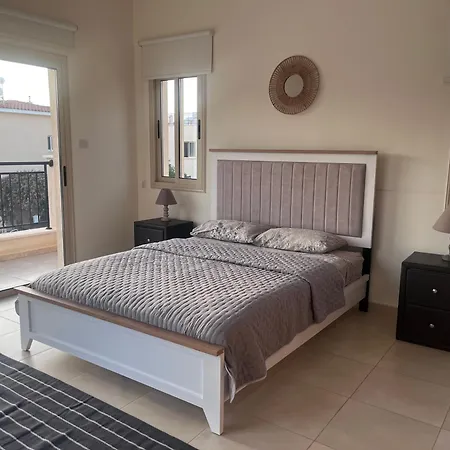 Merope Irena 2 * Polis