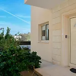 Merope Irena 2 Vila *
