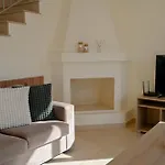 Merope Irena 2 Vila Polis