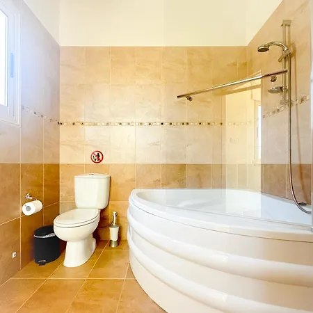 Merope Irena 2 * Polis