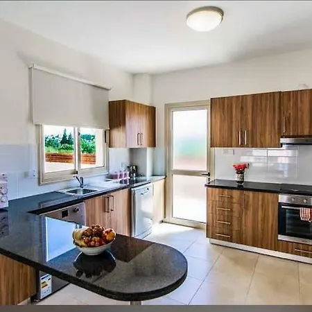 Merope Irena 2 * Polis