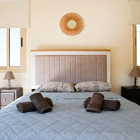 Merope Irena 2 * Polis