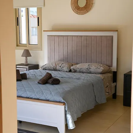 Merope Irena 2 * Polis