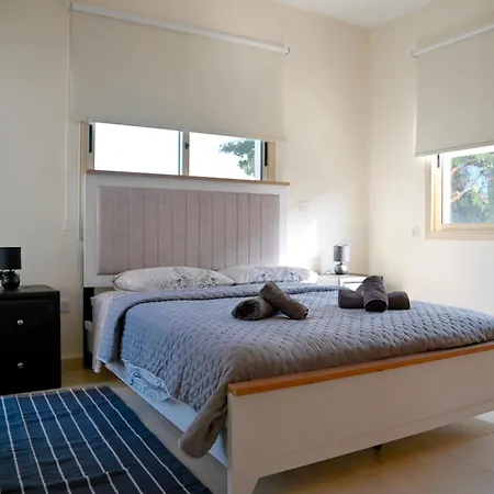 Merope Irena 2 * Polis