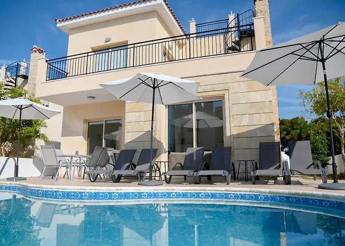 ヴィラ Merope Irena 2 *