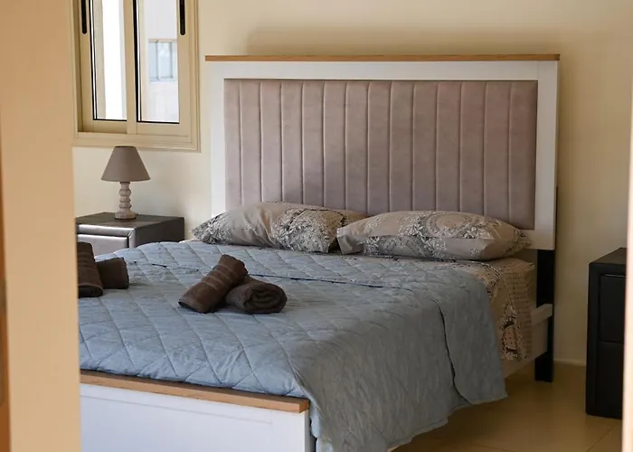 Merope Irena 2 * Polis