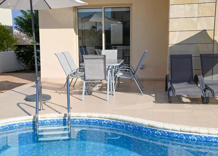 ヴィラ Merope Irena 2